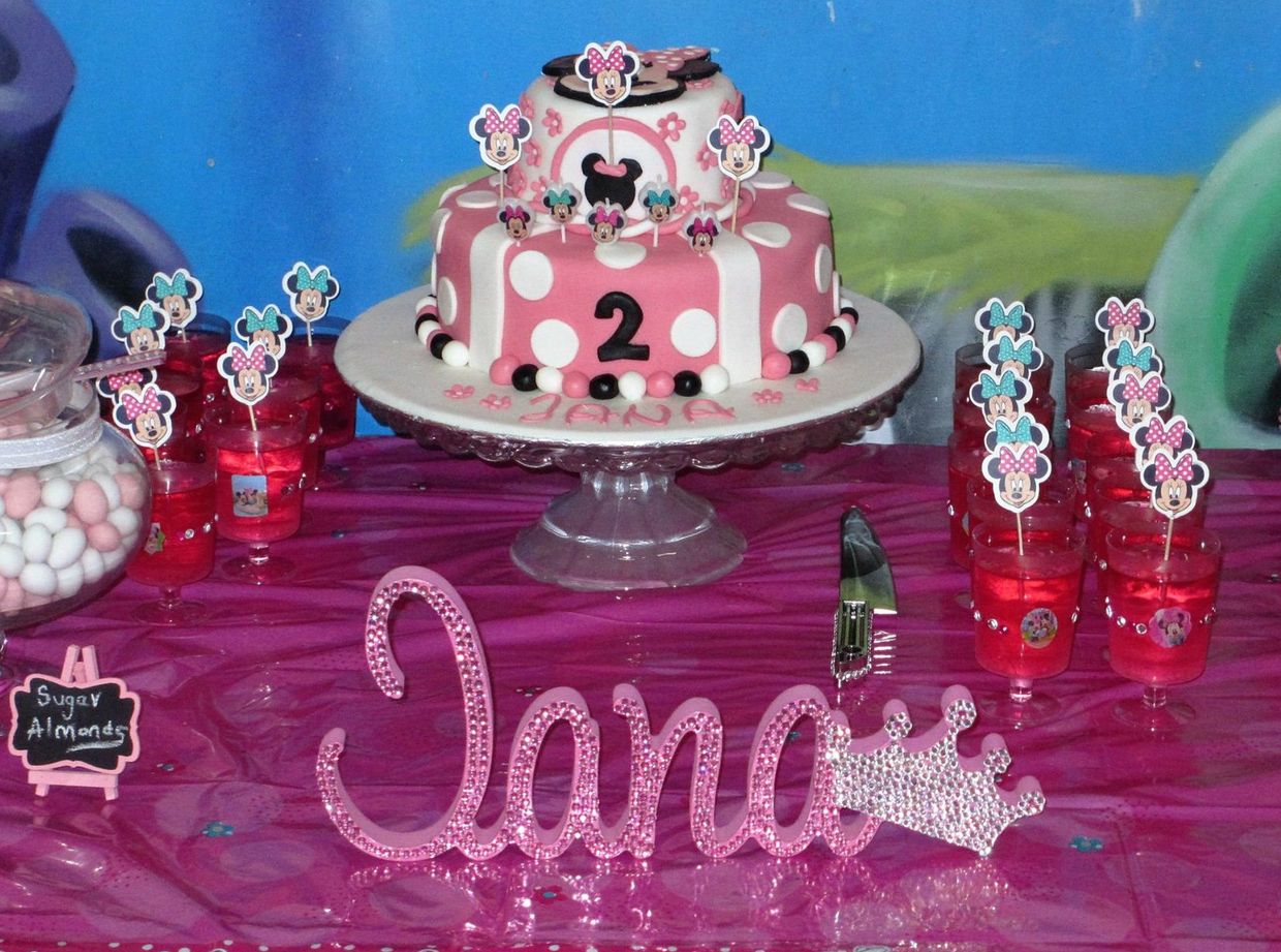 A Minnie Mouse cake