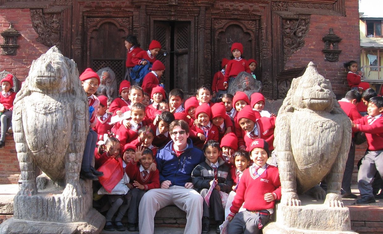 Clark visits schoolchildren in Nepal (Projects Abroad)