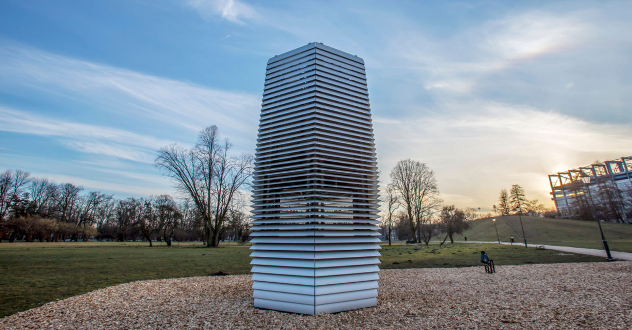 Opheldering Gevangenisstraf oogopslag The Smog Free Tower Makes Jewelry From Polluted Air - Goodnet