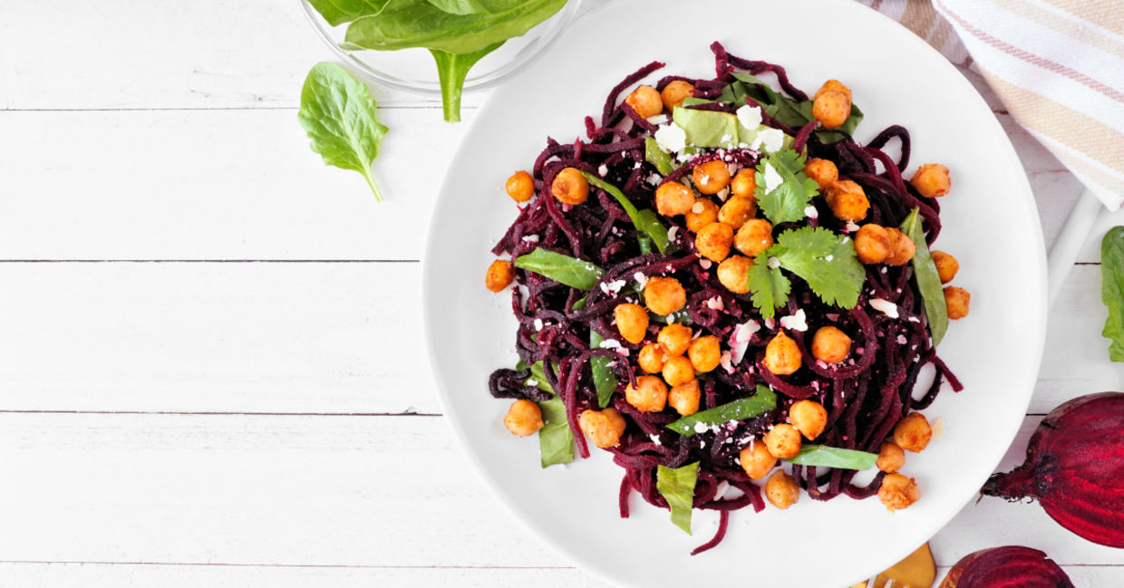 Beet noodles with spinach and chickpeas.