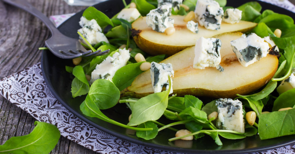 Blue cheese and pear salad.