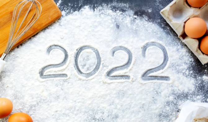 2022 healthy eating trends including superfood lattes, and vegan alts.
