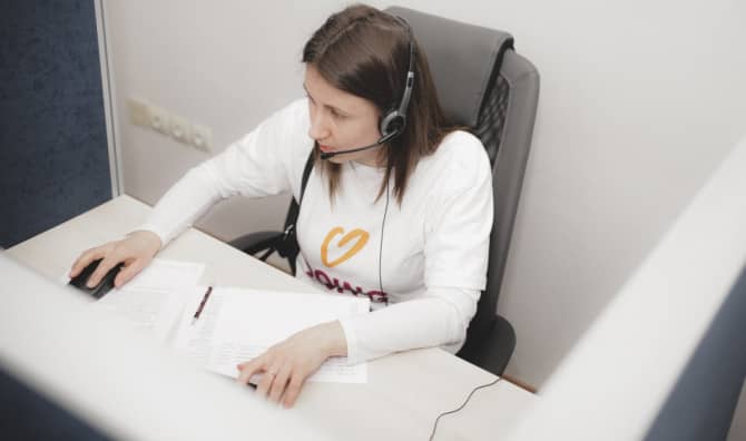 Inside Moldova’s Volunteer-Run Call Center