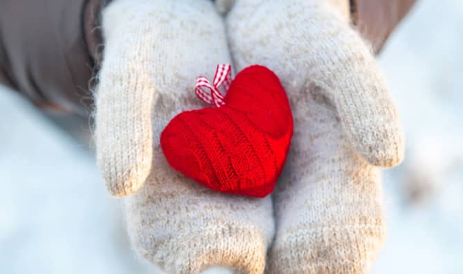5 Ways to Make A Difference Over the Holidays [LIST]