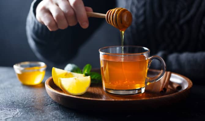 5 Healing Benefits of Drinking Honey Water
