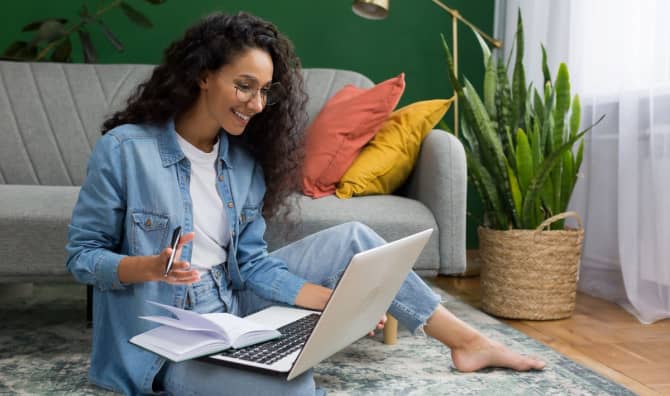 5 Online Courses That Could Increase Happiness and Wellbeing
