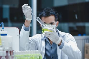 Israeli Researchers Develop Breakthrough Cancer Treatment Using Nanoparticles