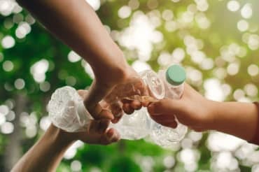 Help Change the World by Joining Plastic Free