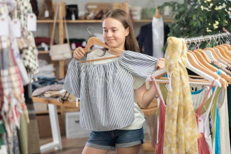 How to Calmly Back to School Shop With Your Teen