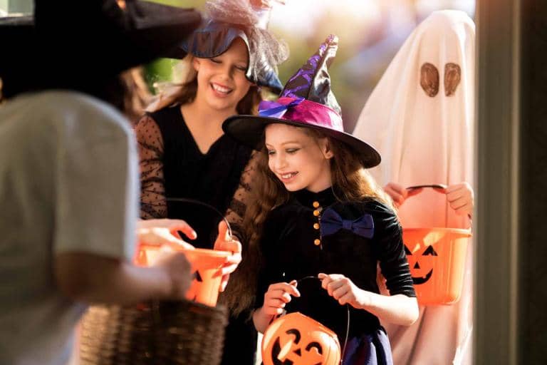 How to Stay Safe Trick-or-Treating on Halloween