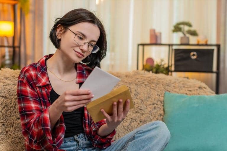 The Sunday Letter Project Connects Strangers, One Letter at a Time!