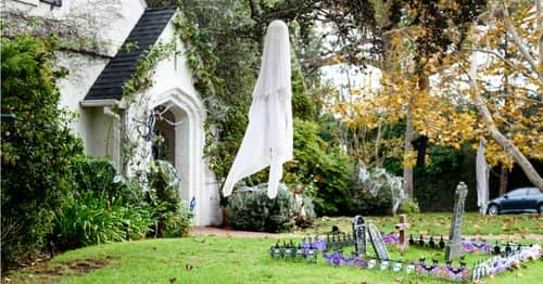 5 Steps to Create a Spooky Halloween Yard