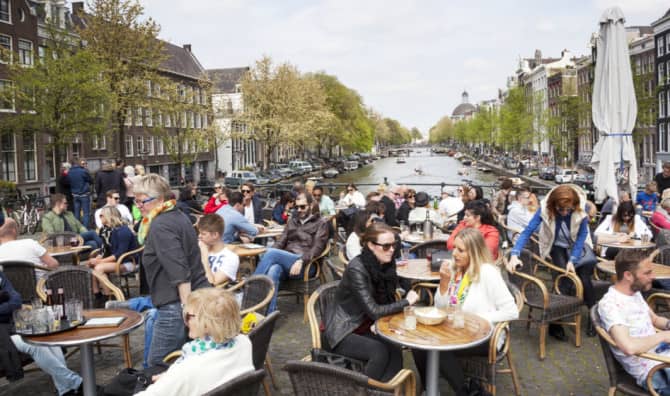 5 Ways to Enjoy a Gezellig Life
