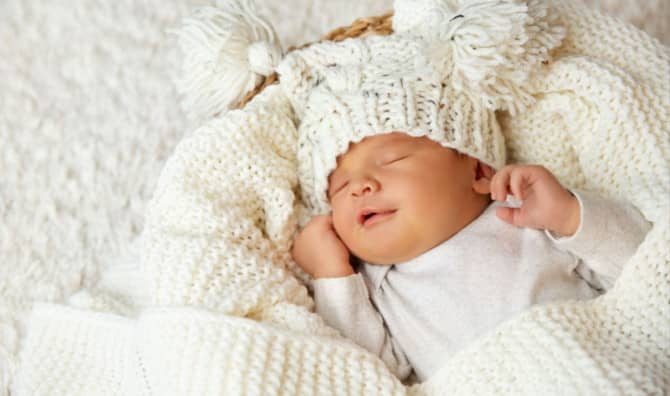 Inspiring Woman Knits Clothing to Help Preemie Babies