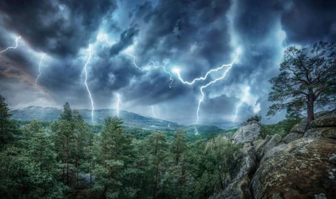 How to Stay Safe During a Thunderstorm