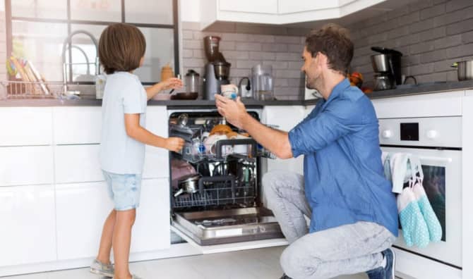Using a Dishwasher is Better for the Planet Than Hand Washing