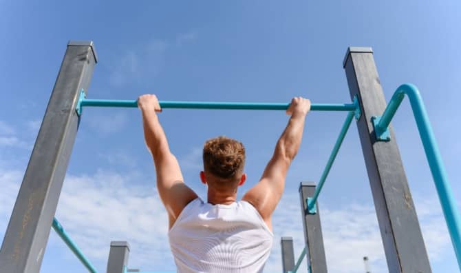 This Viral Fitness Trend Can Boost Your Grip Strength and Mobility