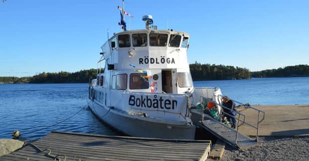 Sweden’s Floating Library Sails Books to Remote Islands