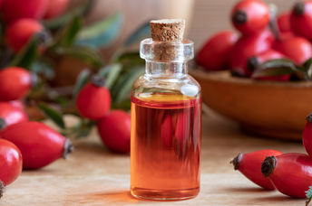 Rosehip seed oil has many benefits.