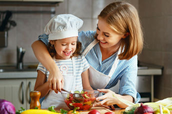It's too hot for this mom and daughter to turn on the oven.