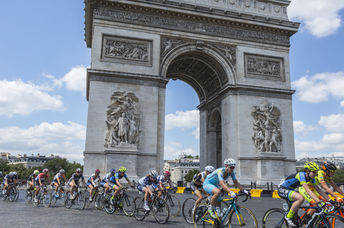 Women cycling in the 1984 race.