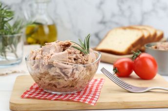 Tuna is a very healthy food.