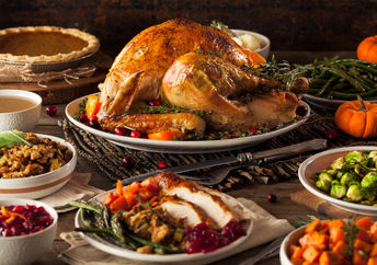 An abundant Thanksgiving meal doesn't need to be wasteful. (Shutterstock)
