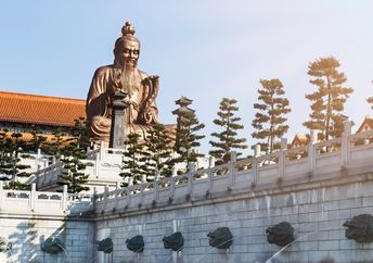 Laozi statue in yuanxuan taoist temple guangzhou, China