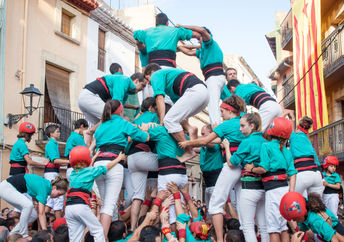 A human pyramid.