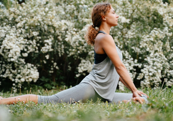 5 Free Spirited Yoga Poses That Are Inspired By Air - Goodnet