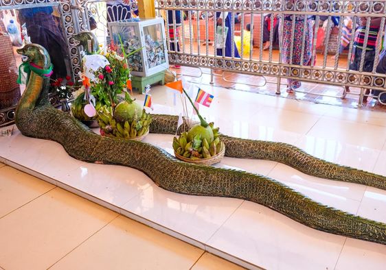 The statue of sacred two snakes.