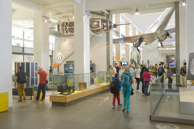A science museum in London (Daniel Gale / Shutterstock.com)