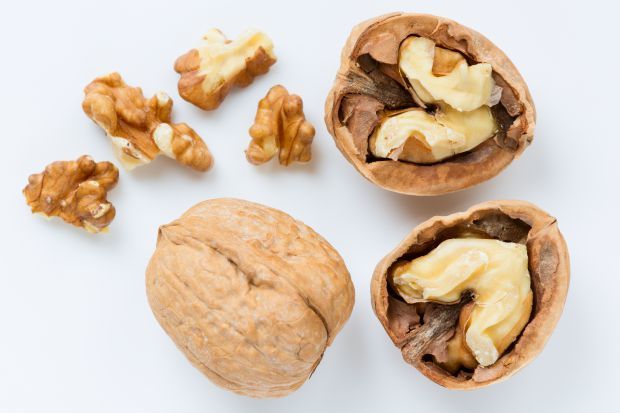 walnuts help boost mood