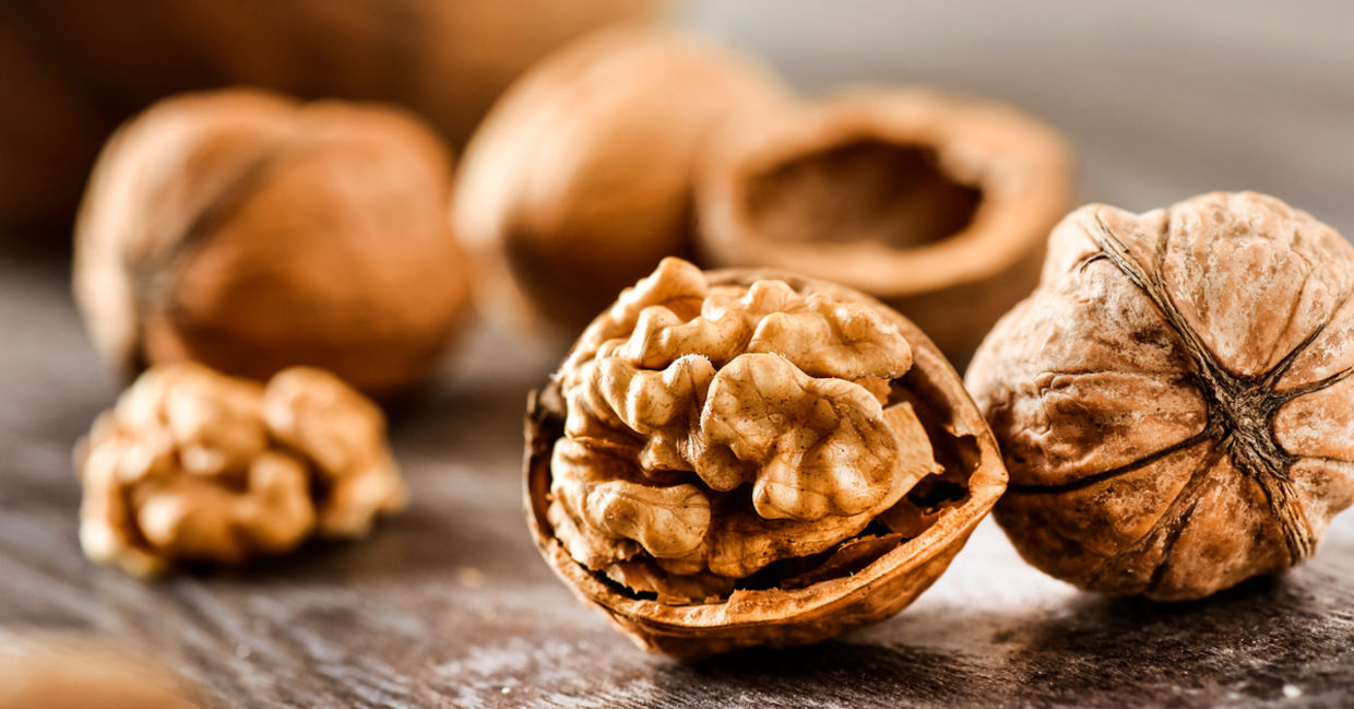 walnuts help boost mood