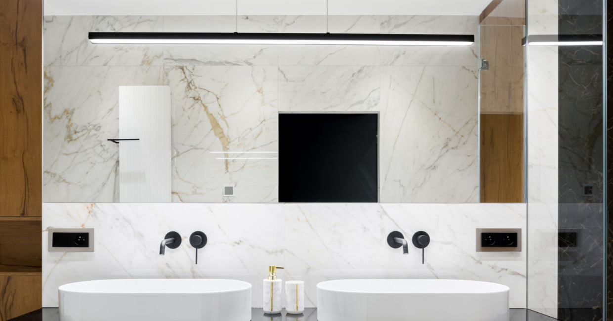 Bathroom decor ideas include installing energy-saving LED lighting in the bathroom.