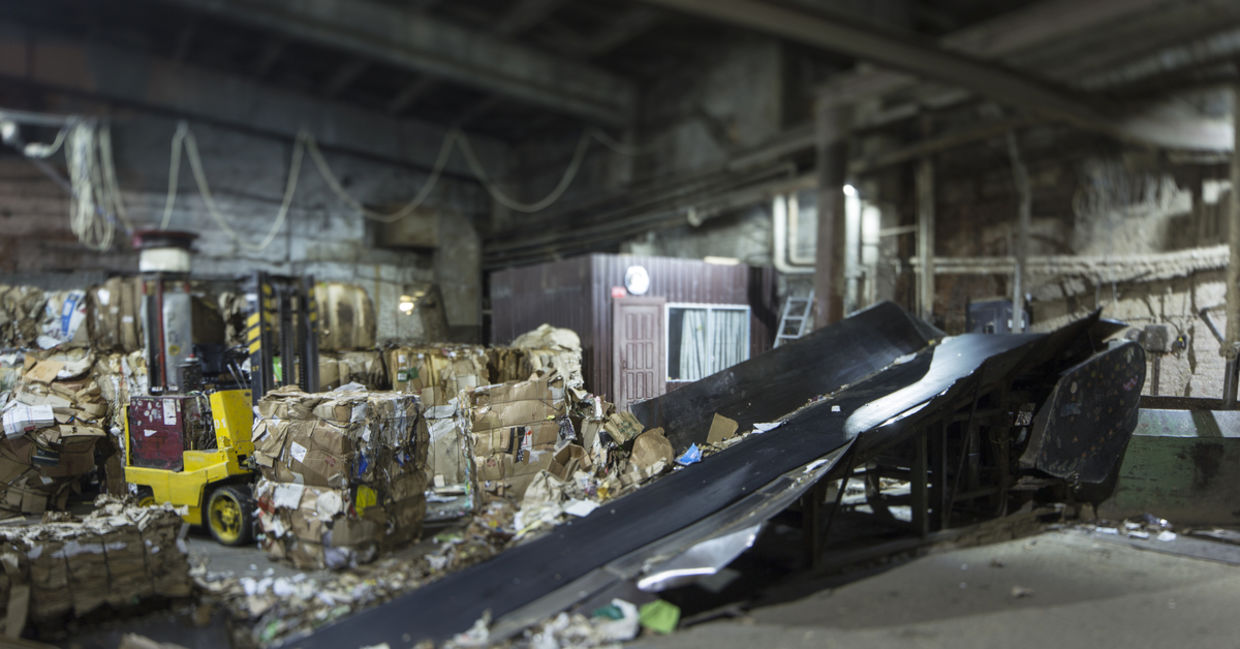 5,902 Beautiful Photos of a New York Recycling Plant [VIDEO]