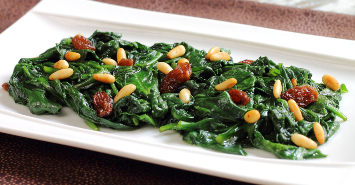 Eating spinach can help reduce inflammation.