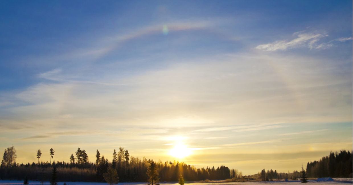 A gloriole surrounds the sun on a sunny winter day.