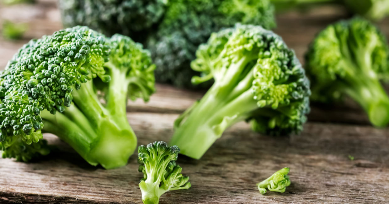 Broccoli contains a large amount of vitamin A.
