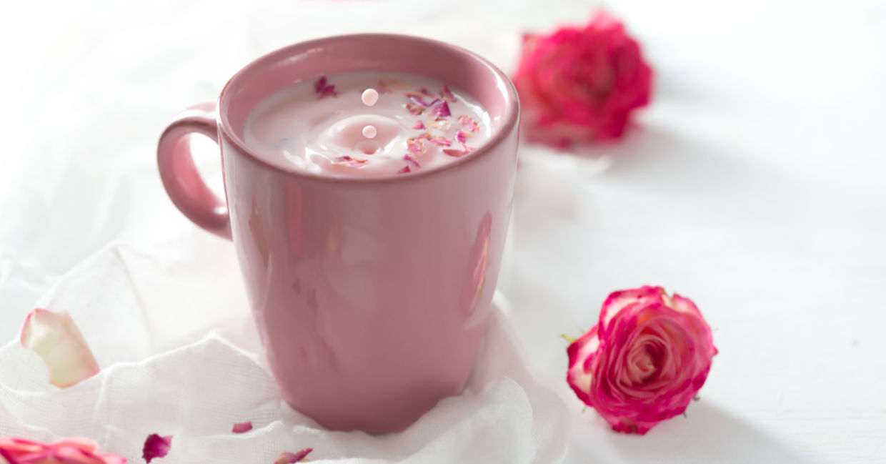 Trending, relaxing moon milk superfood latte blend for a better sleep.
