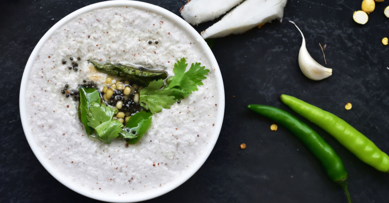 Classic Indian coconut chutney in a bowl.