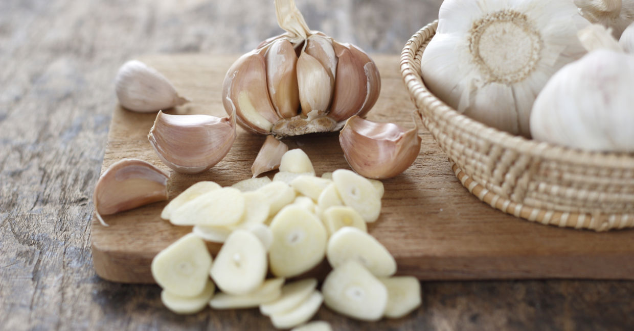 Garlic can help to reduce the severity of cold and flu symptoms.