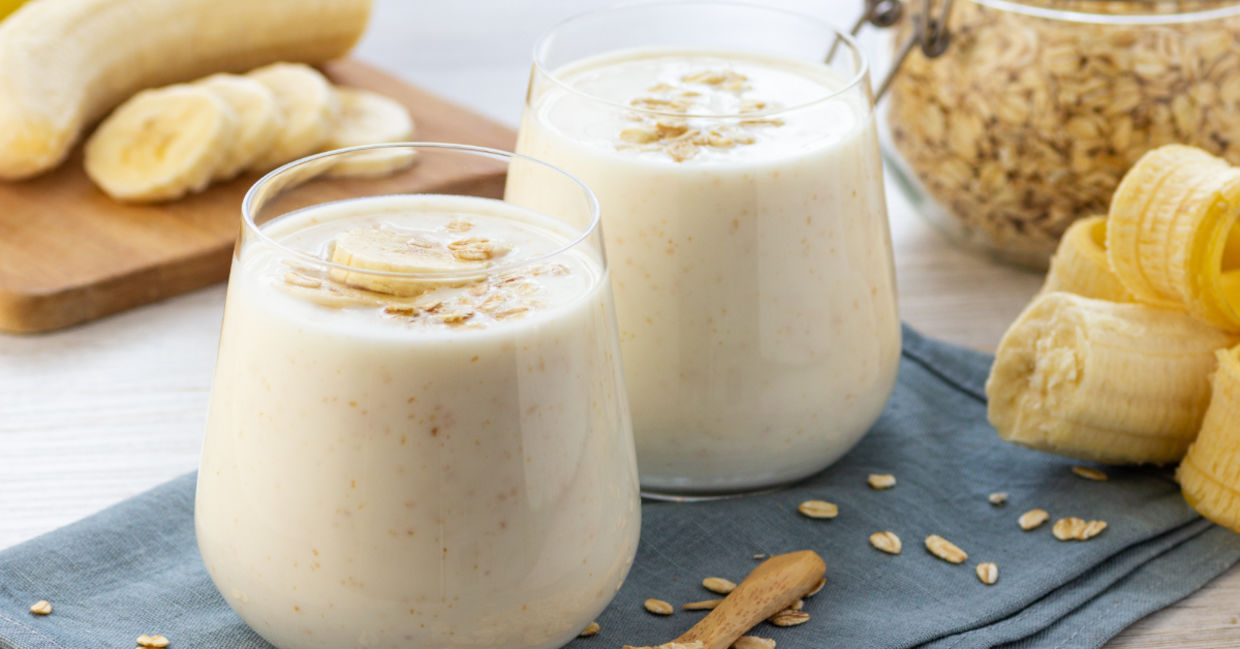 Banana and oatmeal smoothies are a healthy breakfast choice.