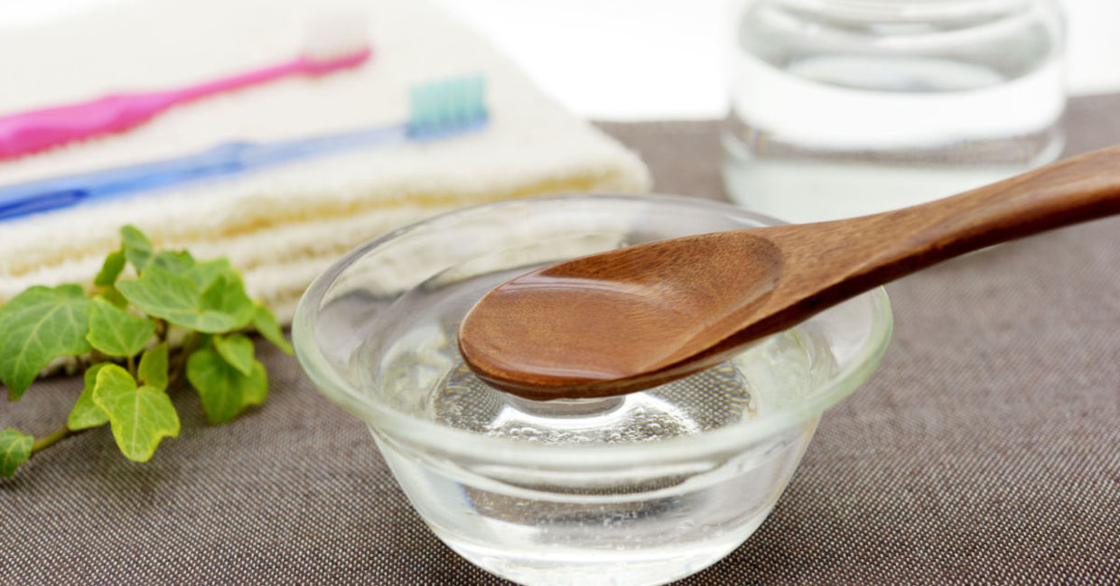 Coconut oil pulling helps reduce bad breath.