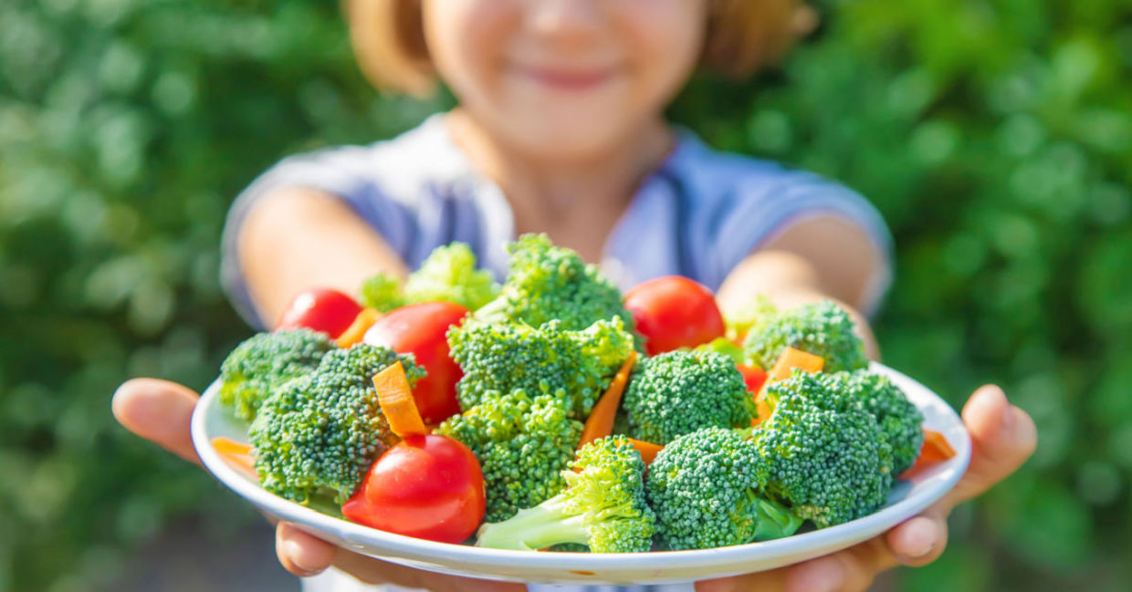 Serving fresh healthy vegetables.