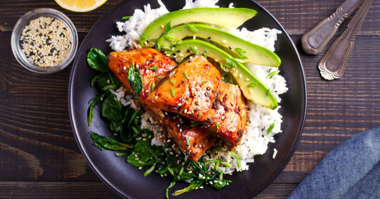 Eating salmon and rice together can help improve your mood.