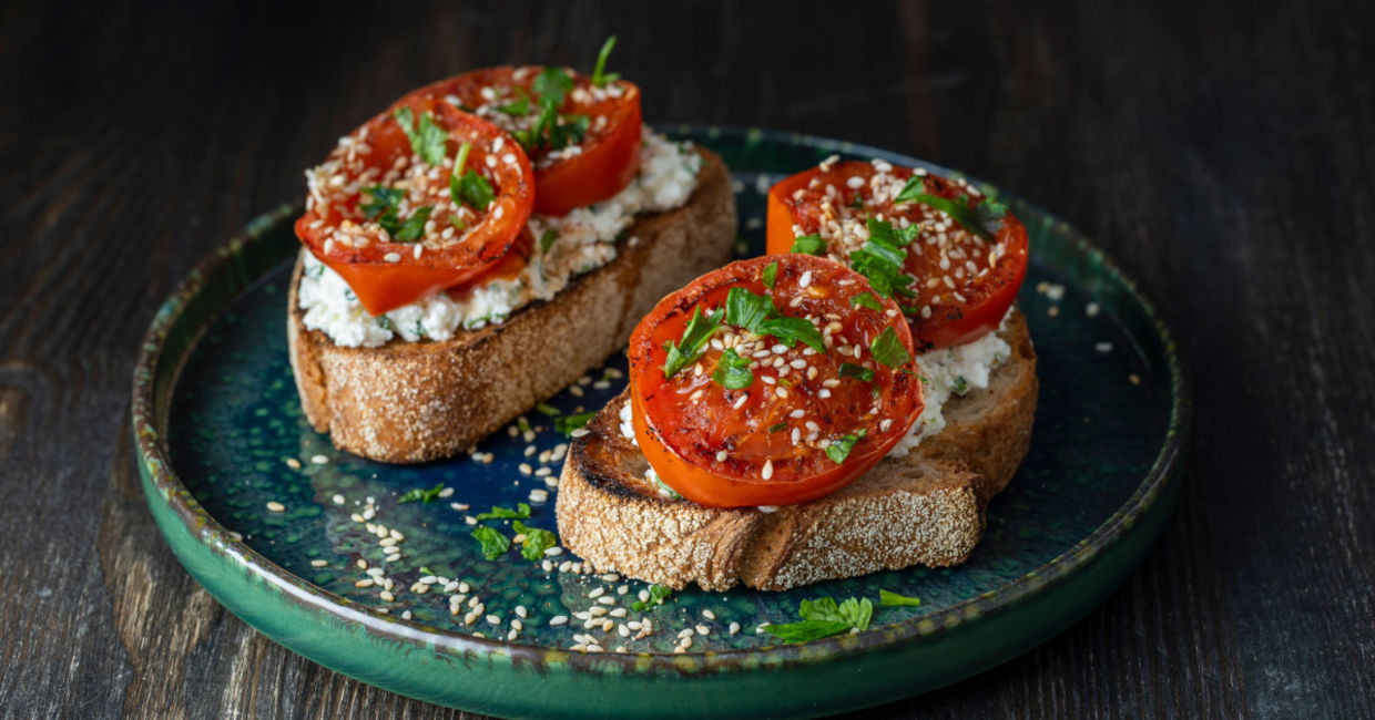 Toast with tomatoes and cheese.