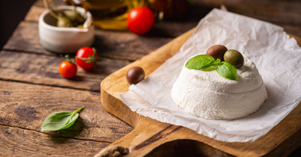 Fresh ricotta cheese.