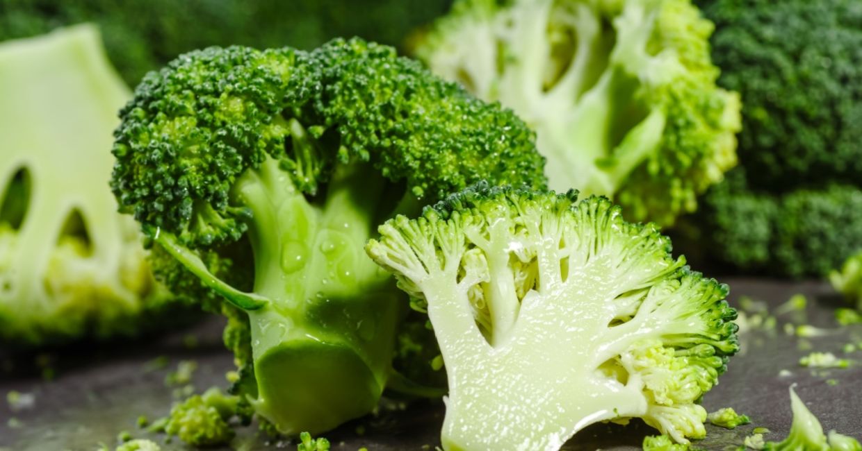 Broccoli contains healthy nutrients.