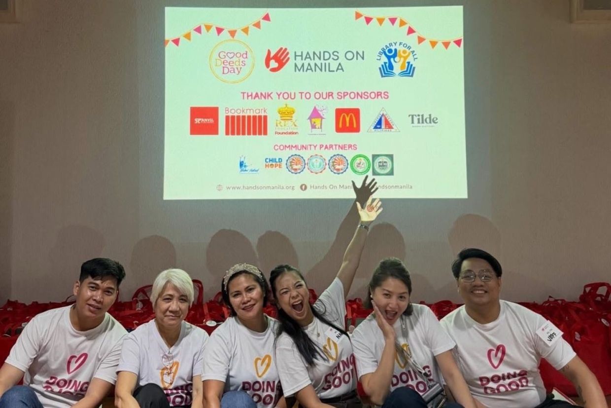 Good Deeds Day volunteers in the Philippines.